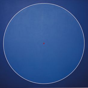 blå med rød prik